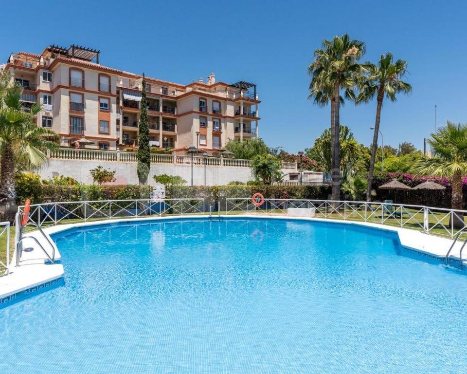2Bdr Sunny Apartment With Pool And Private Parking In Benalmádena Exterior photo