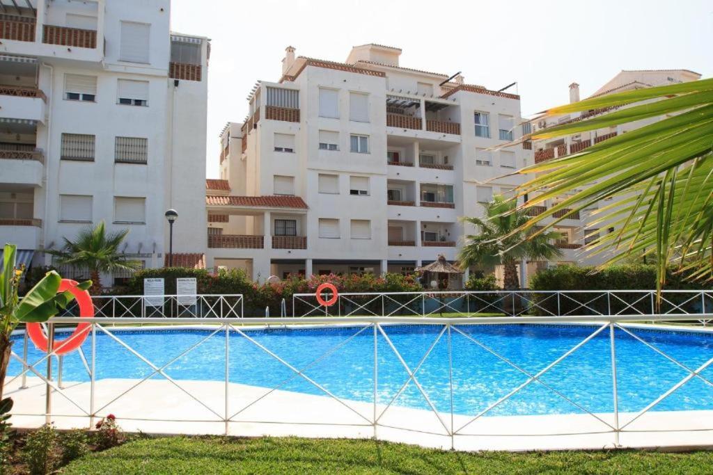 2Bdr Sunny Apartment With Pool And Private Parking In Benalmádena Exterior photo