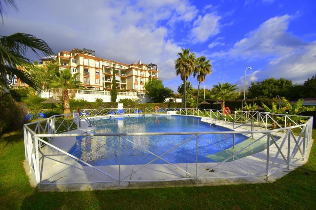 2Bdr Sunny Apartment With Pool And Private Parking In Benalmádena Exterior photo