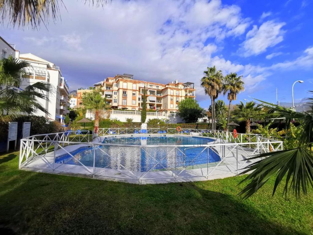 2Bdr Sunny Apartment With Pool And Private Parking In Benalmádena Exterior photo