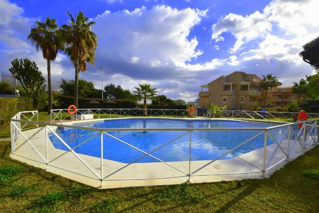 2Bdr Sunny Apartment With Pool And Private Parking In Benalmádena Exterior photo